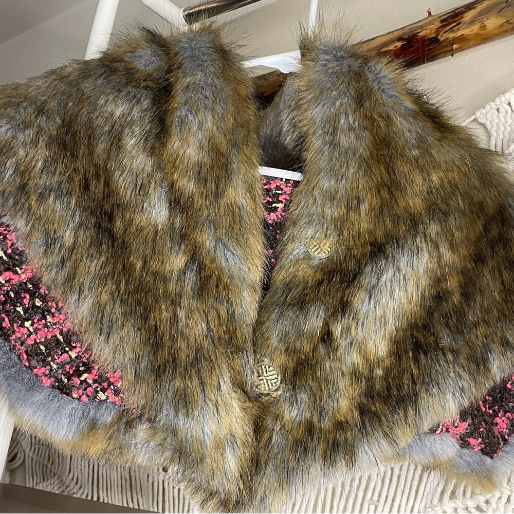 Spirithoods Dire Wolf Faux Fur Shawl